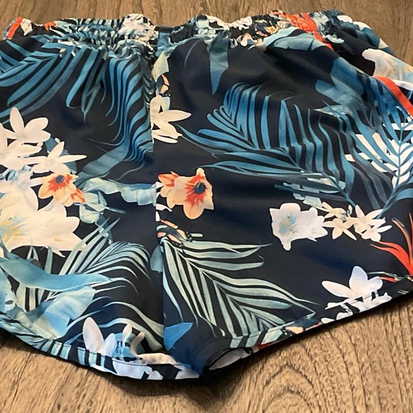 Xersion Blue and Orange Athletic Shorts Vibrant Design - Picture 3 of 4